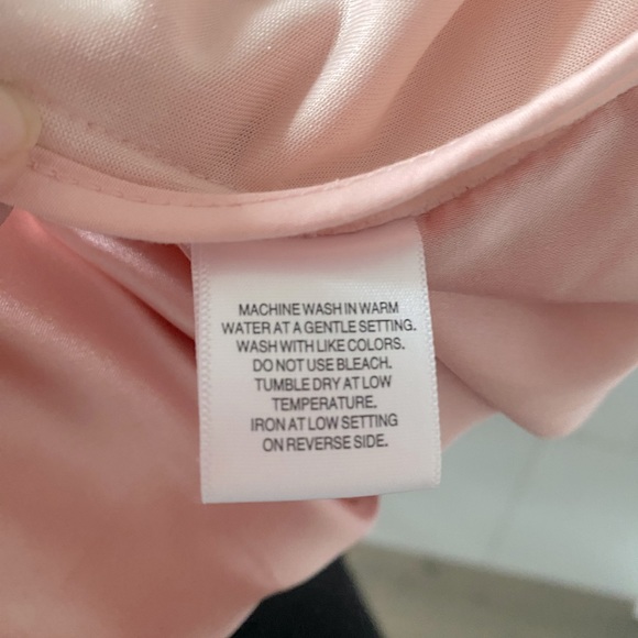 💖LA LINGERIE💖-Beautiful Rose pink robe In medium . Full length. Like new ! - Picture 11 of 16